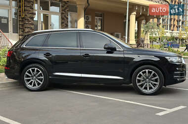 Внедорожник / Кроссовер Audi Q7 2016 в 