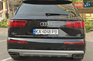 Внедорожник / Кроссовер Audi Q7 2016 в 