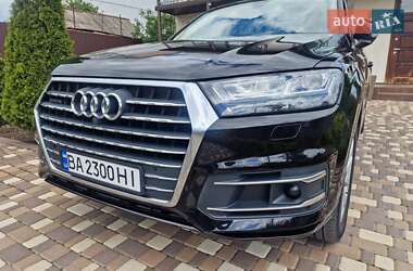 Внедорожник / Кроссовер Audi Q7 2017 в 