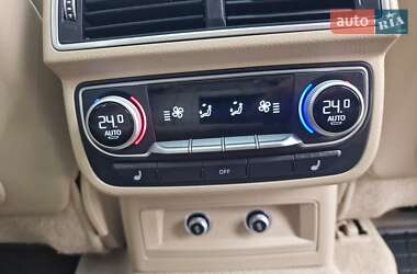 Внедорожник / Кроссовер Audi Q7 2017 в 