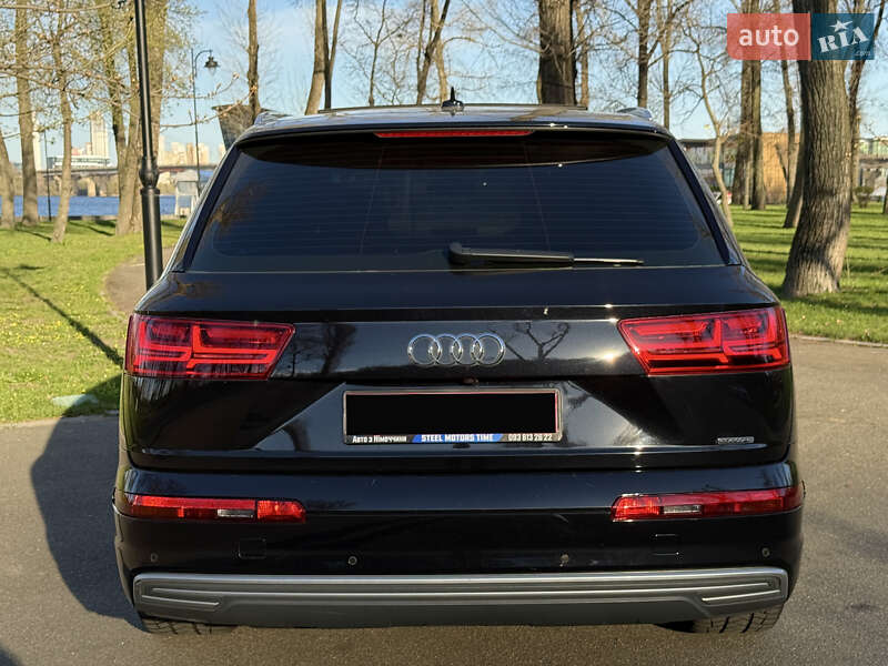 Внедорожник / Кроссовер Audi Q7 2017 в Киеве