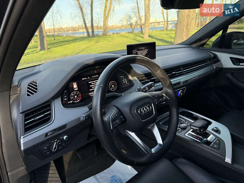 Внедорожник / Кроссовер Audi Q7 2017 в Киеве