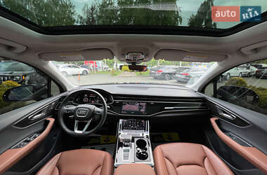 Позашляховик / Кросовер Audi Q7 2023 в 