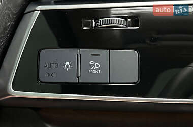 Позашляховик / Кросовер Audi Q7 2023 в 