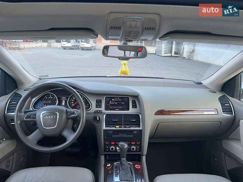 Внедорожник / Кроссовер Audi Q7 2011 в Ужгороде