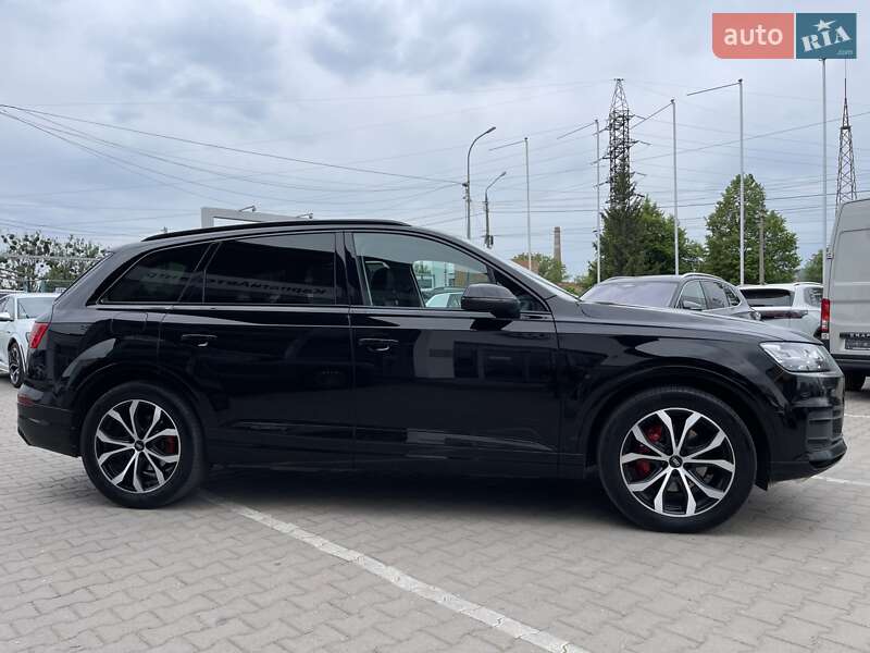 Внедорожник / Кроссовер Audi Q7 2016 в Черновцах