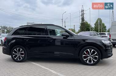 Внедорожник / Кроссовер Audi Q7 2016 в 