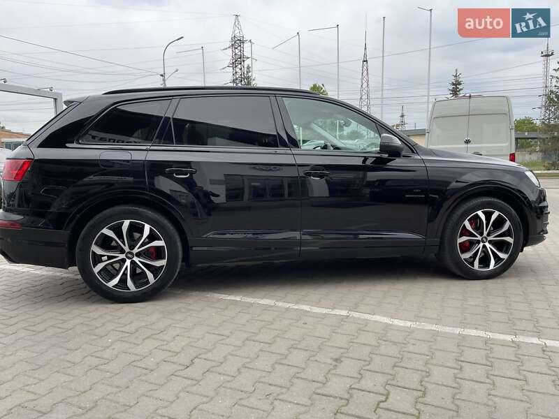 Внедорожник / Кроссовер Audi Q7 2016 в Черновцах