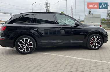 Внедорожник / Кроссовер Audi Q7 2016 в 