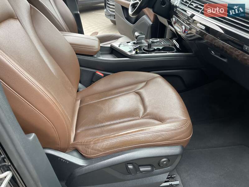 Внедорожник / Кроссовер Audi Q7 2016 в Черновцах