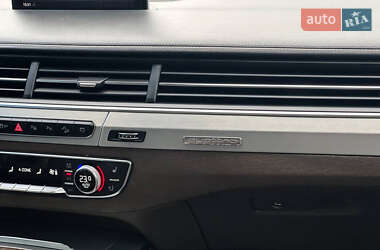 Внедорожник / Кроссовер Audi Q7 2019 в 