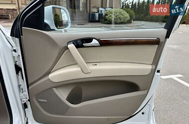 Внедорожник / Кроссовер Audi Q7 2011 в 