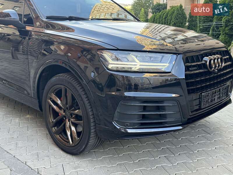 Позашляховик / Кросовер Audi Q7 2016 в Чернівцях
