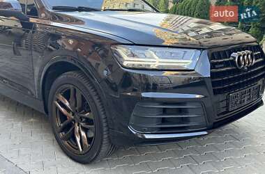 Внедорожник / Кроссовер Audi Q7 2016 в 