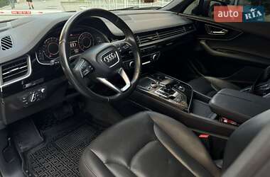 Внедорожник / Кроссовер Audi Q7 2016 в 