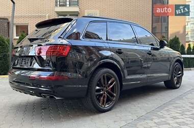 Внедорожник / Кроссовер Audi Q7 2016 в 