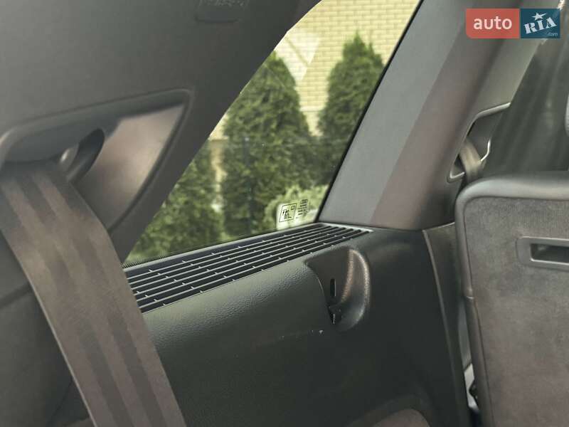 Позашляховик / Кросовер Audi Q7 2016 в Чернівцях
