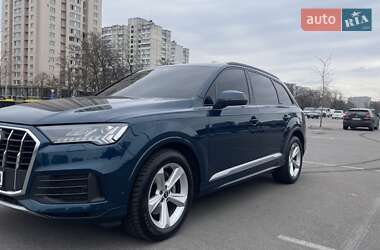Позашляховик / Кросовер Audi Q7 2022 в 