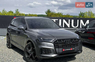 Внедорожник / Кроссовер Audi Q7 2020 в 