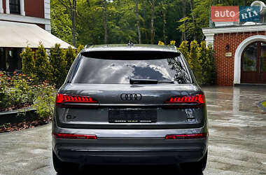 Внедорожник / Кроссовер Audi Q7 2020 в 