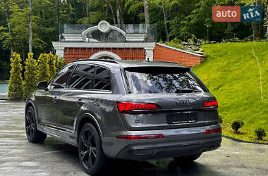 Внедорожник / Кроссовер Audi Q7 2020 в 