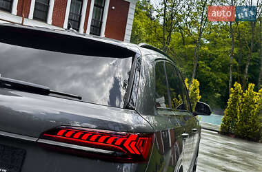 Внедорожник / Кроссовер Audi Q7 2020 в 