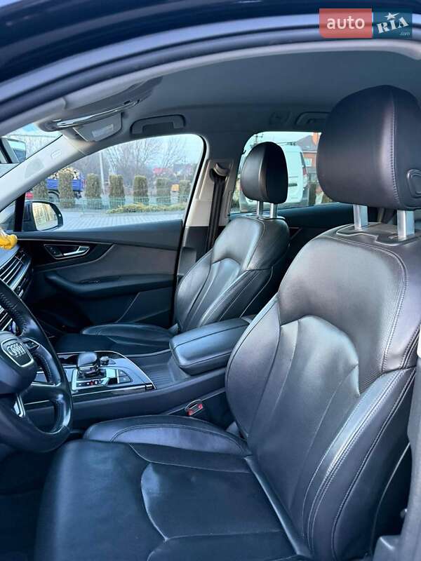 Внедорожник / Кроссовер Audi Q7 2017 в Хмельницком