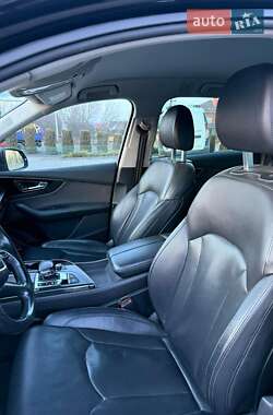 Внедорожник / Кроссовер Audi Q7 2017 в 