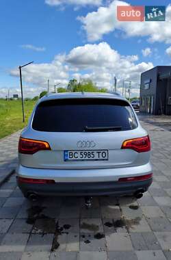 Позашляховик / Кросовер Audi Q7 2010 в 
