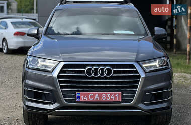 Внедорожник / Кроссовер Audi Q7 2017 в 
