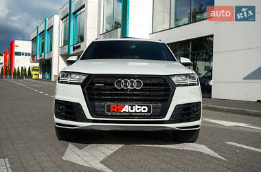 Внедорожник / Кроссовер Audi Q7 2017 в 
