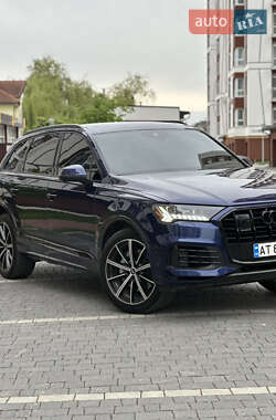 Внедорожник / Кроссовер Audi Q7 2021 в 