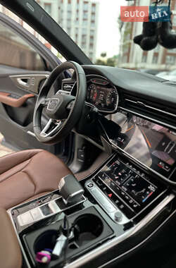 Внедорожник / Кроссовер Audi Q7 2021 в 