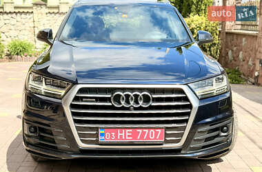 Внедорожник / Кроссовер Audi Q7 2018 в 