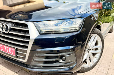 Внедорожник / Кроссовер Audi Q7 2018 в 