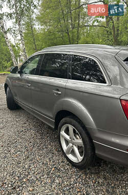 Позашляховик / Кросовер Audi Q7 2015 в 