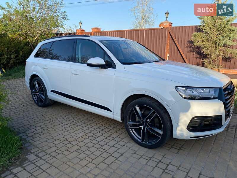 Внедорожник / Кроссовер Audi Q7 2016 в Днепре