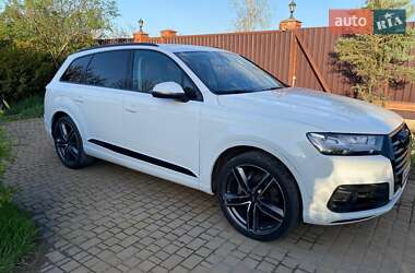 Внедорожник / Кроссовер Audi Q7 2016 в 