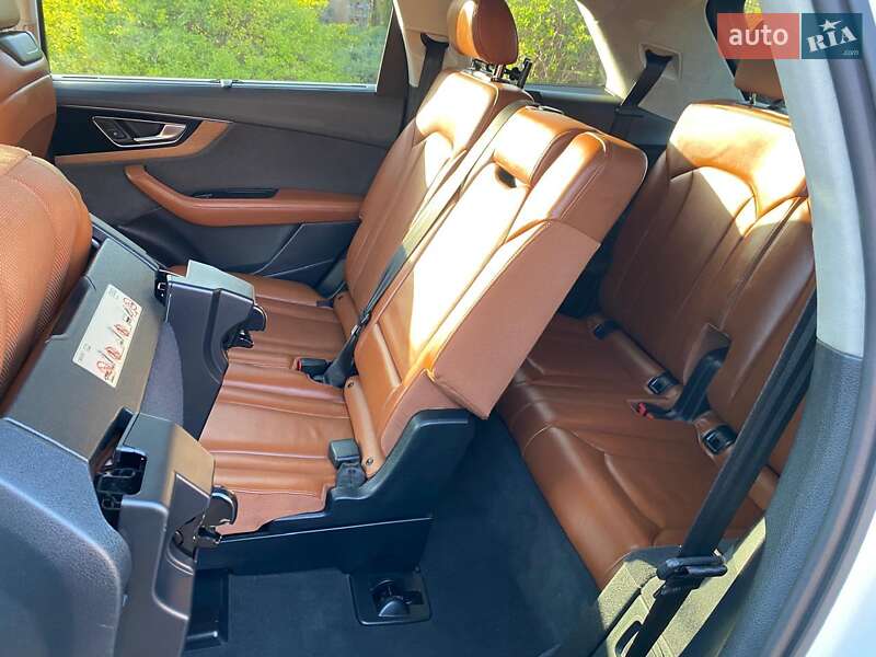 Внедорожник / Кроссовер Audi Q7 2016 в Днепре