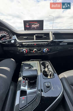 Внедорожник / Кроссовер Audi Q7 2017 в 