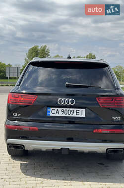 Внедорожник / Кроссовер Audi Q7 2017 в 
