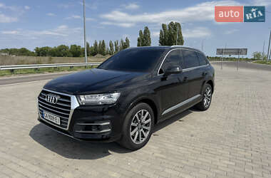 Внедорожник / Кроссовер Audi Q7 2017 в 