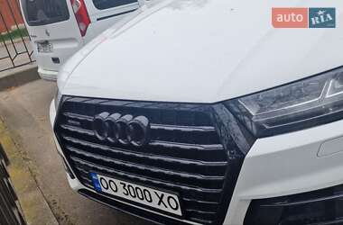 Внедорожник / Кроссовер Audi Q7 2017 в 