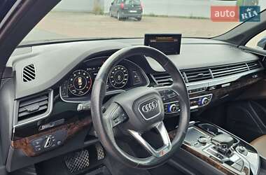 Внедорожник / Кроссовер Audi Q7 2016 в 