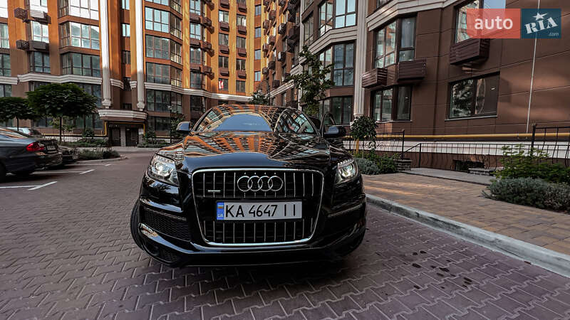 Позашляховик / Кросовер Audi Q7 2015 в Києві