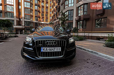 Позашляховик / Кросовер Audi Q7 2015 в 