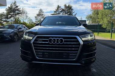 Позашляховик / Кросовер Audi Q7 2018 в Новояворівську