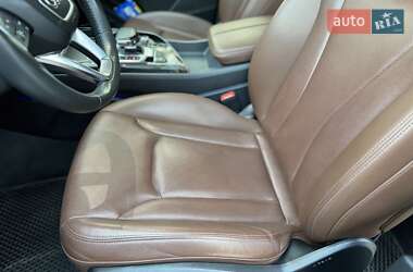 Позашляховик / Кросовер Audi Q7 2018 в 