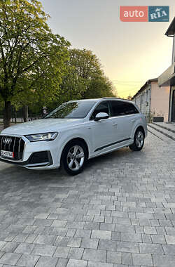Позашляховик / Кросовер Audi Q7 2021 в Березному