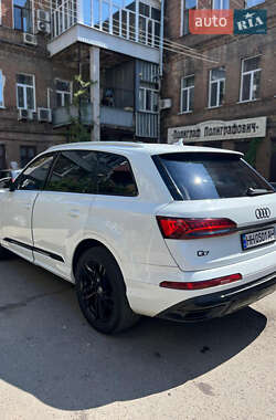 Внедорожник / Кроссовер Audi Q7 2020 в 